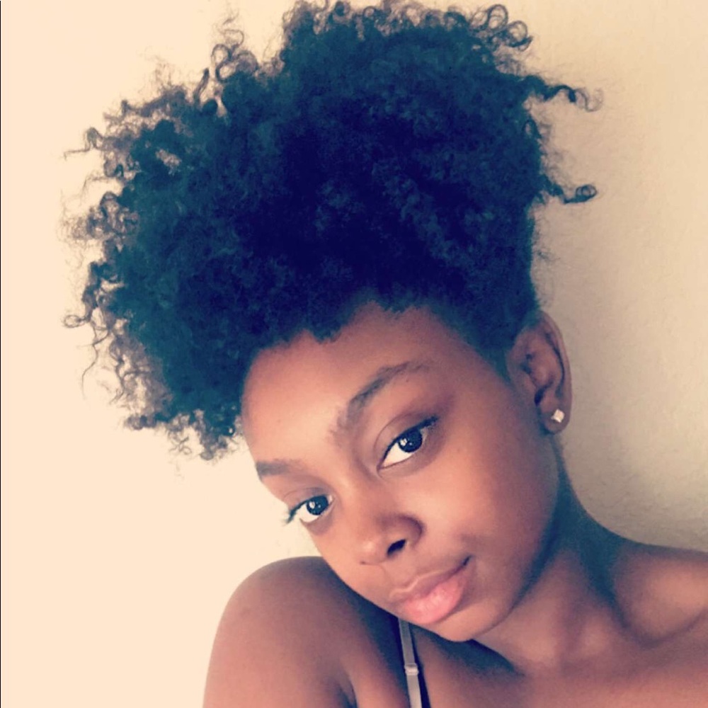 Meet your Posher, Naomi